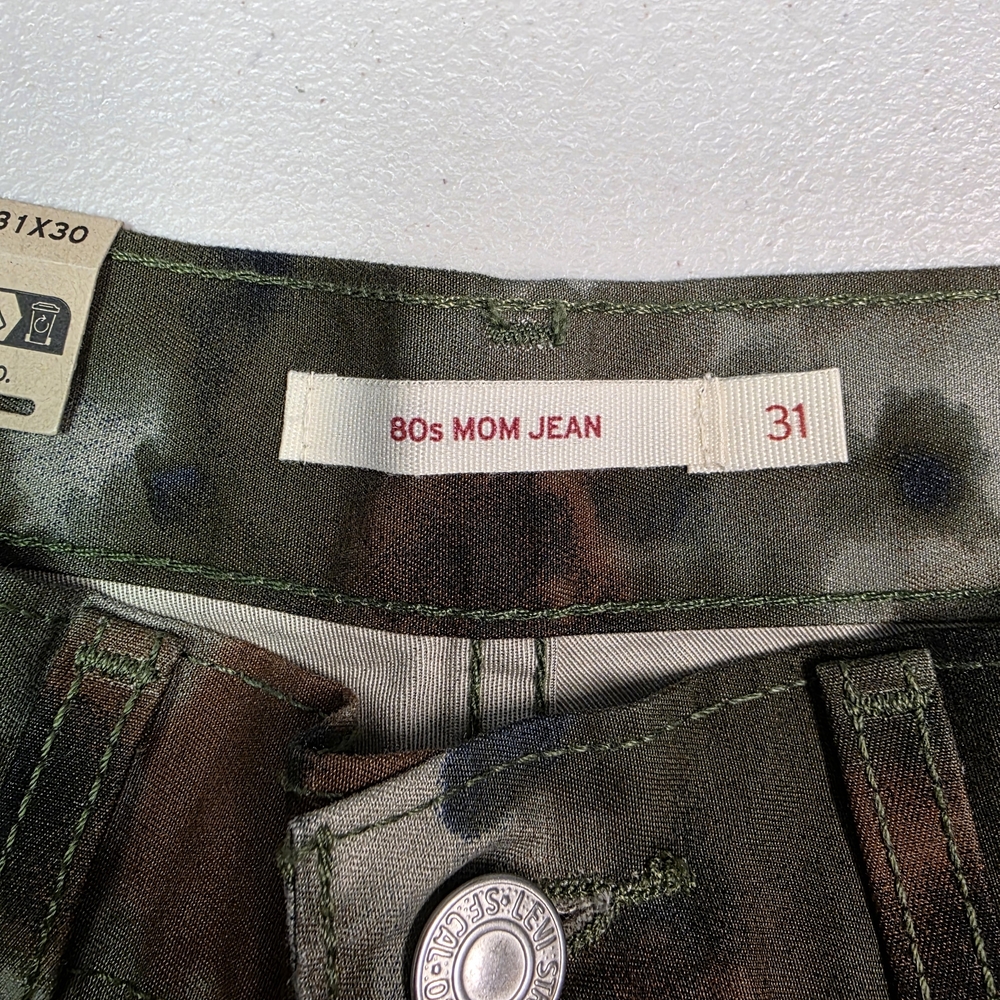 Levi's Camo 80s Mom‎ Jean Watercolor Print Pants Women's Size 31X30 - Picture 3 of 8